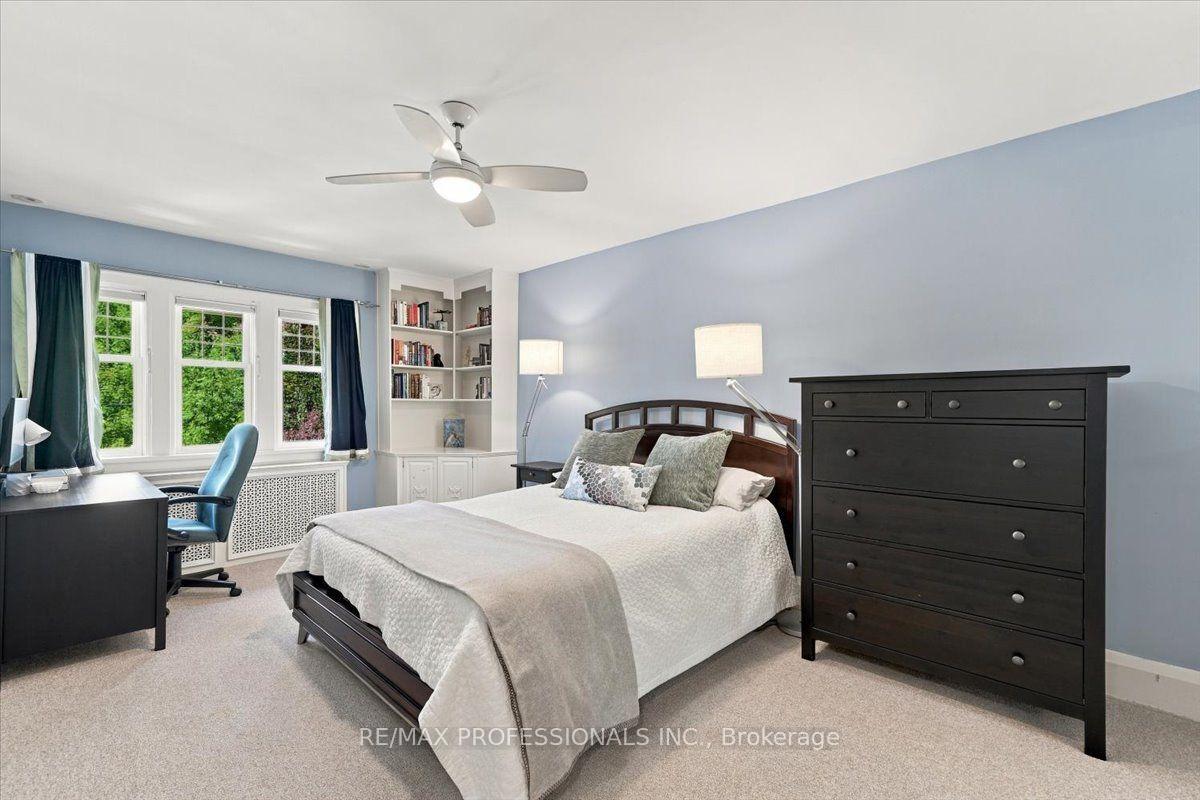 Photo 36 of 17 King Georges Road, Etobicoke, Kingsway South — HOMEH