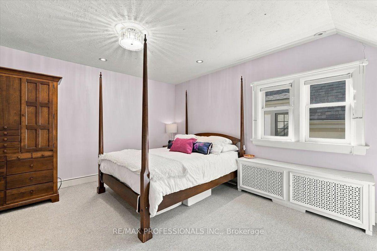 Photo 44 of 17 King Georges Road, Etobicoke, Kingsway South — HOMEH