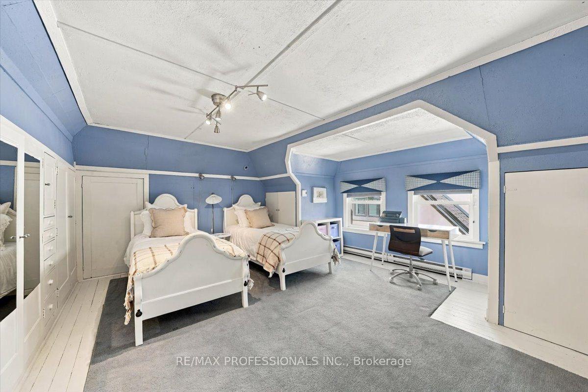 Photo 45 of 17 King Georges Road, Etobicoke, Kingsway South — HOMEH