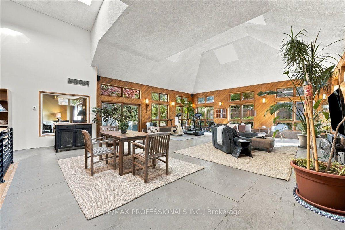 Photo 47 of 17 King Georges Road, Etobicoke, Kingsway South — HOMEH