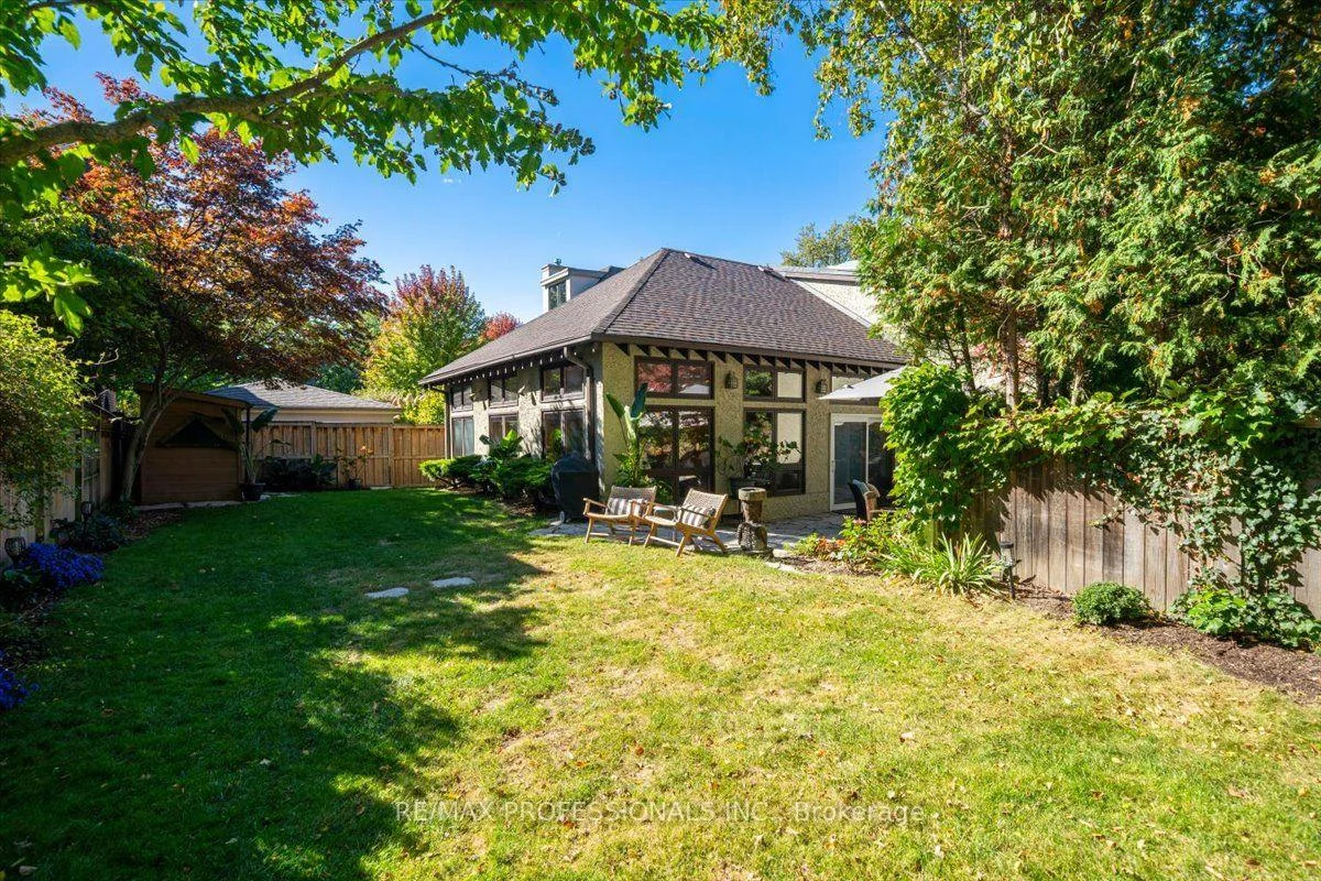 Photo 60 of 17 King Georges Road, Etobicoke, Kingsway South — HOMEH