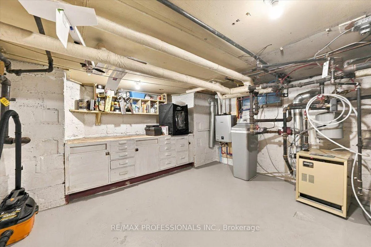Photo 72 of 17 King Georges Road, Etobicoke, Kingsway South — HOMEH