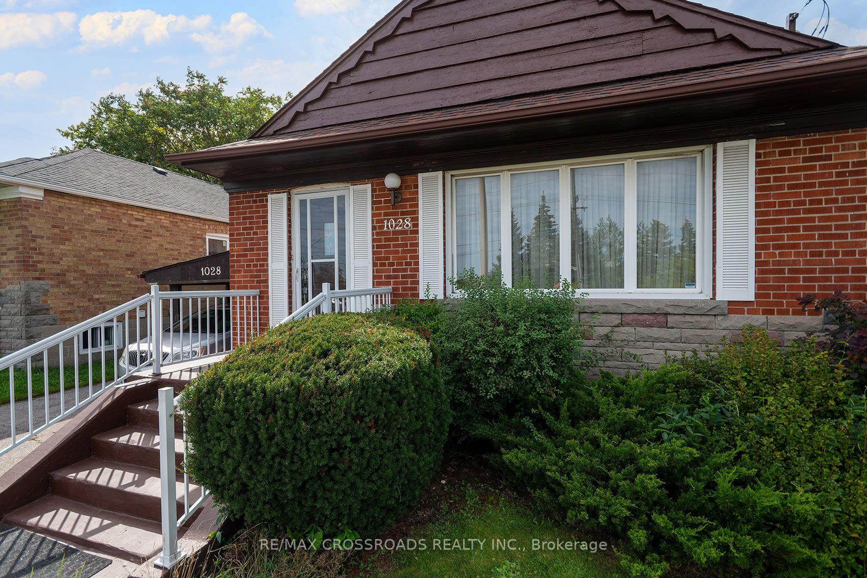 Photo 3 of 1028 Kennedy Road, Scarborough, Dorset Park — HOMEH