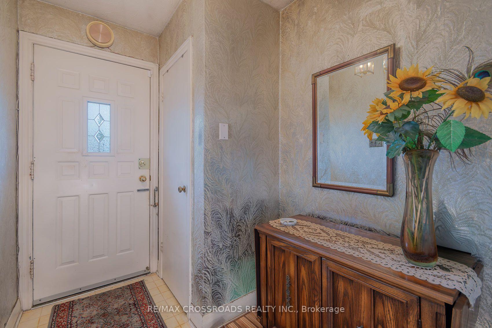 Photo 6 of 1028 Kennedy Road, Scarborough, Dorset Park — HOMEH