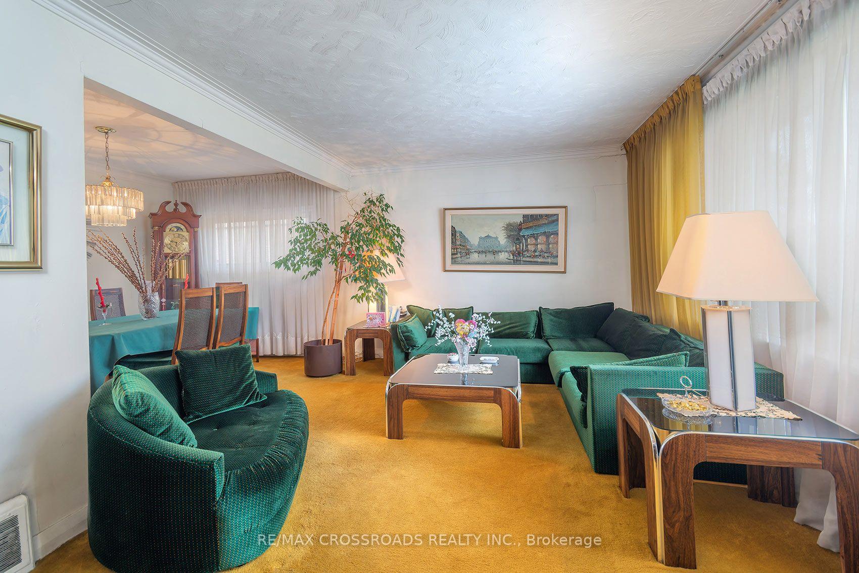 Photo 8 of 1028 Kennedy Road, Scarborough, Dorset Park — HOMEH