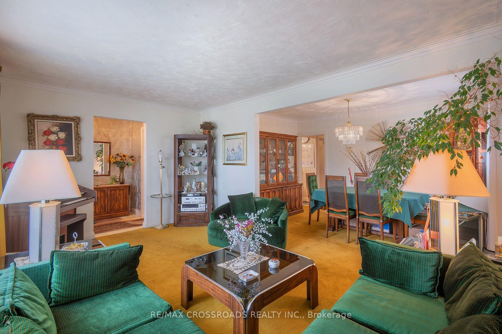 Photo 9 of 1028 Kennedy Road, Scarborough, Dorset Park — HOMEH