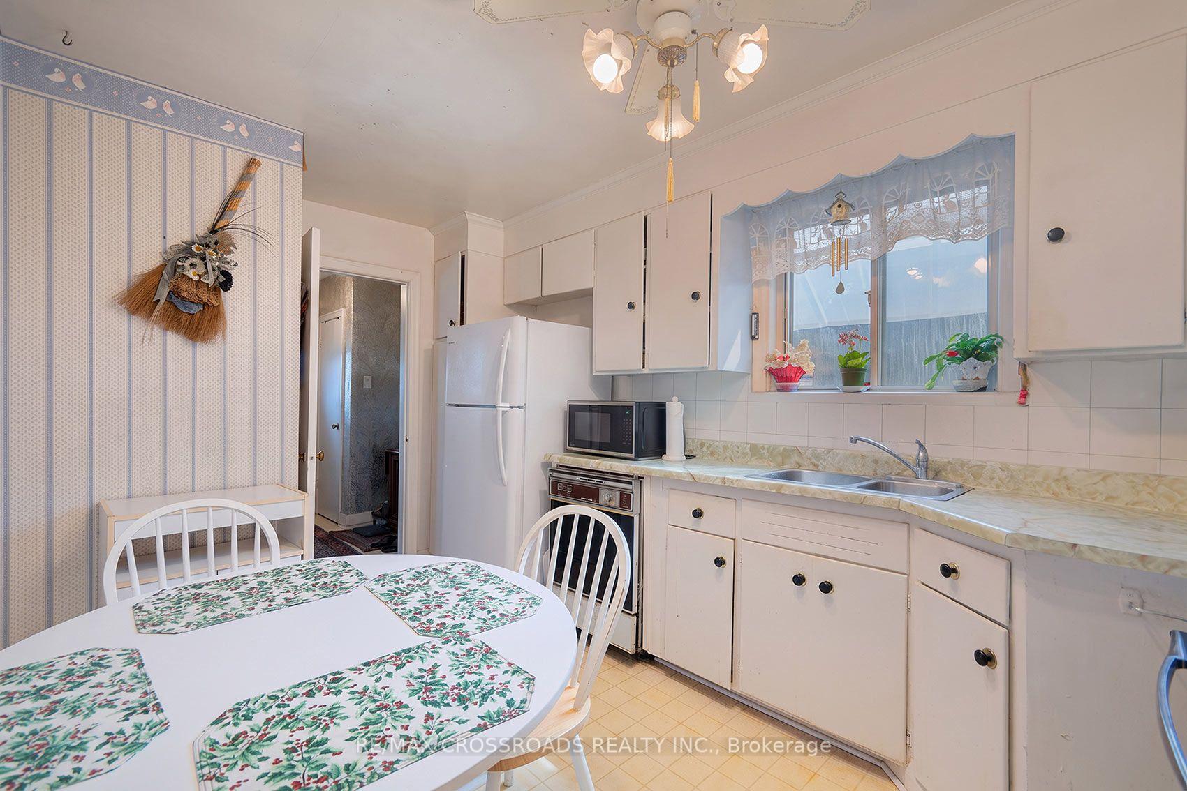 Photo 11 of 1028 Kennedy Road, Scarborough, Dorset Park — HOMEH