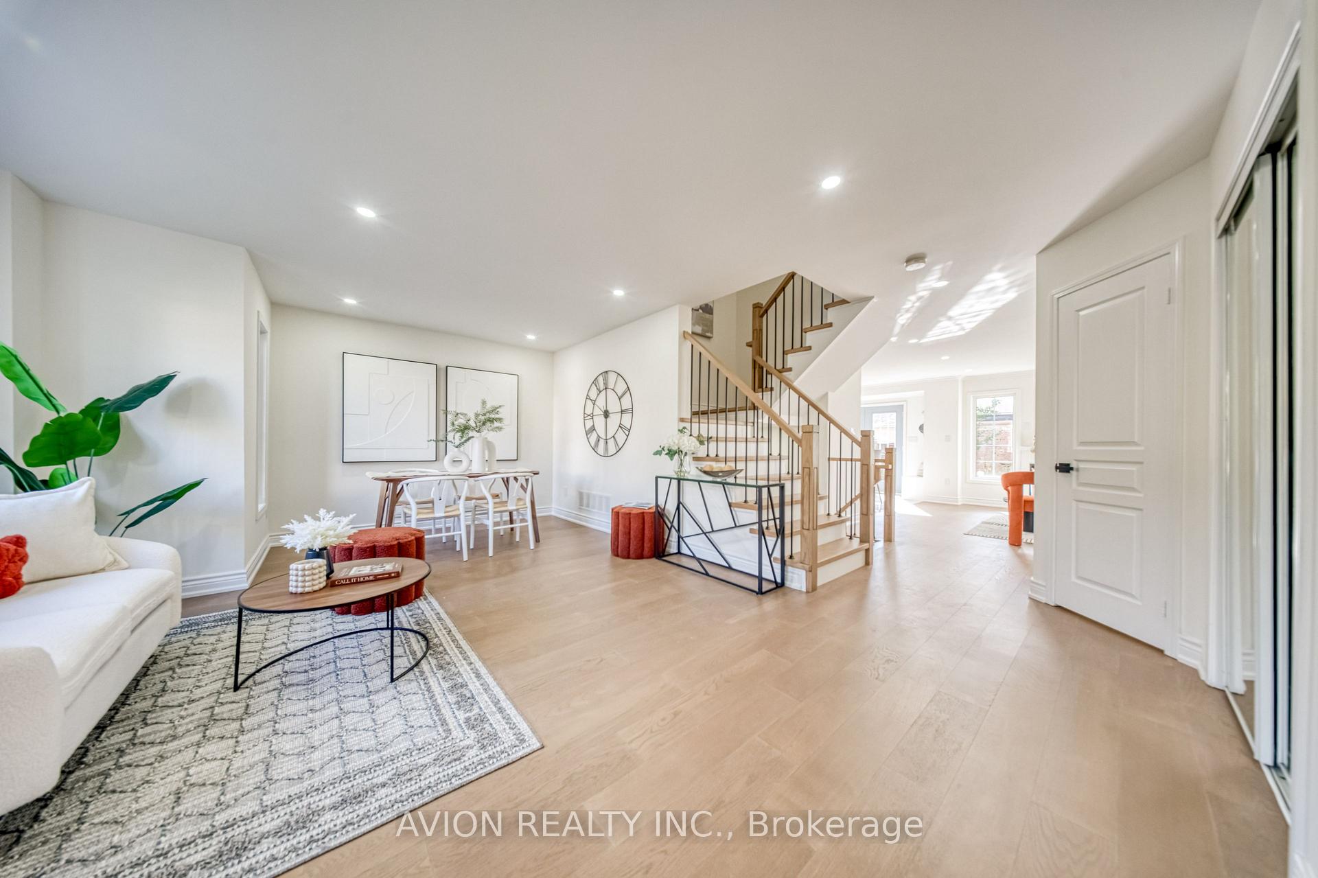 Photo 4 of 741 Bur Oak Avenue, Markham, Wismer — HOMEH