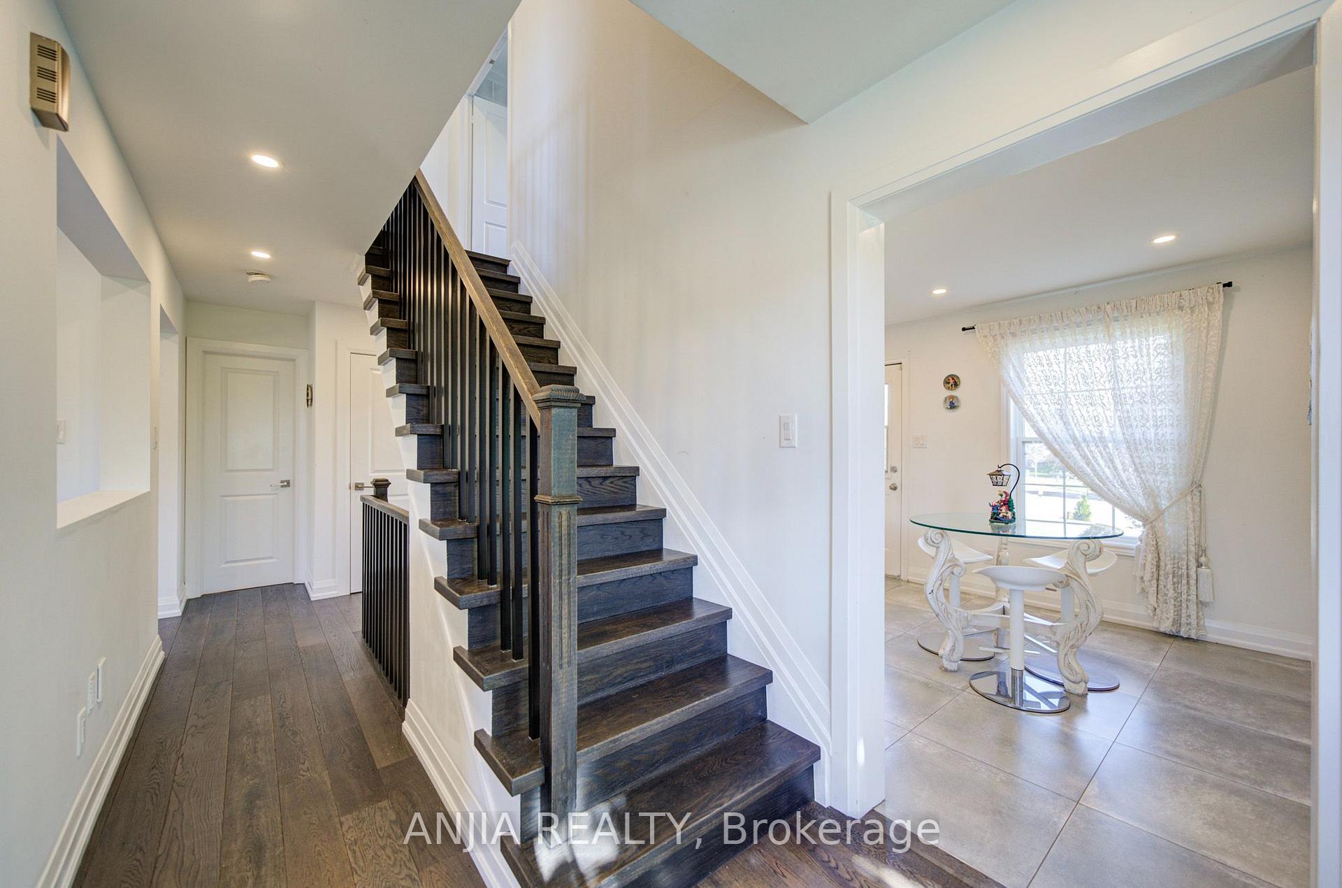 Photo 26 of 7 Hawtin Lane, Aurora, Aurora Grove — HOMEH