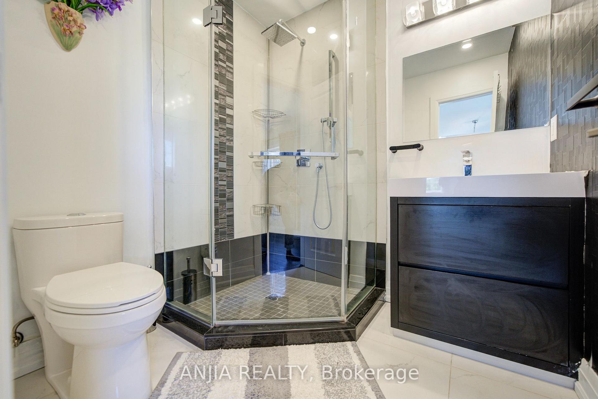 Photo 33 of 7 Hawtin Lane, Aurora, Aurora Grove — HOMEH