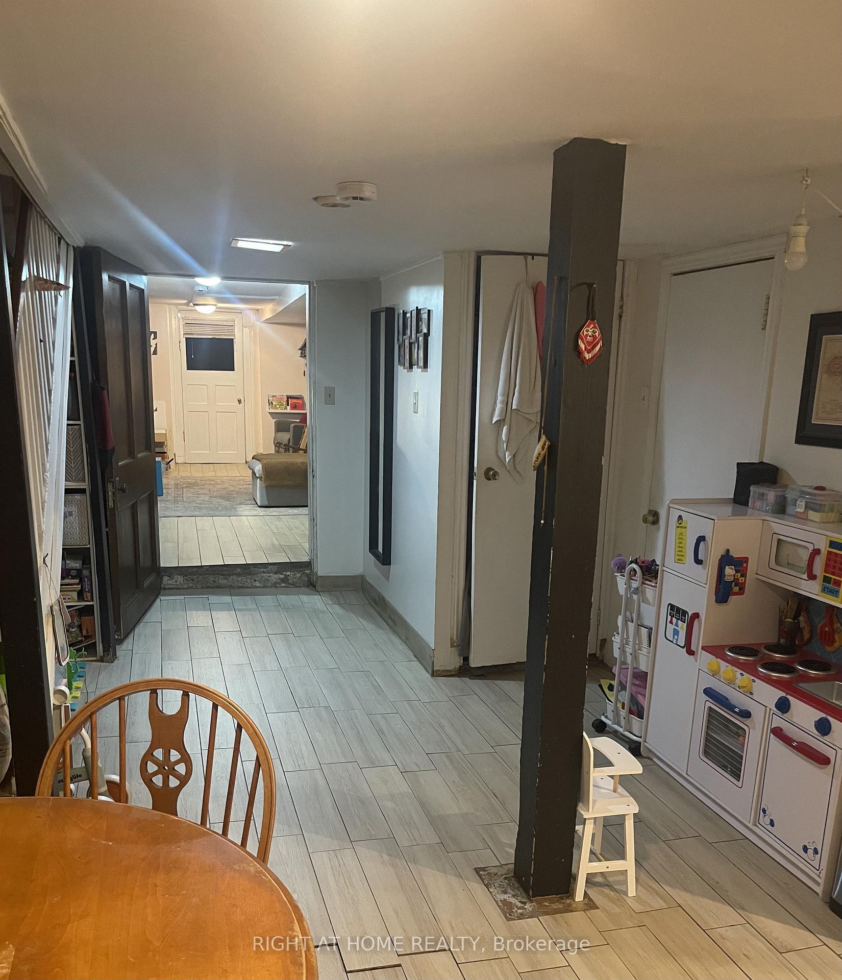 Photo 5 of Unit Lower Level, 109 Lippincott Street, Toronto, University — HOMEH