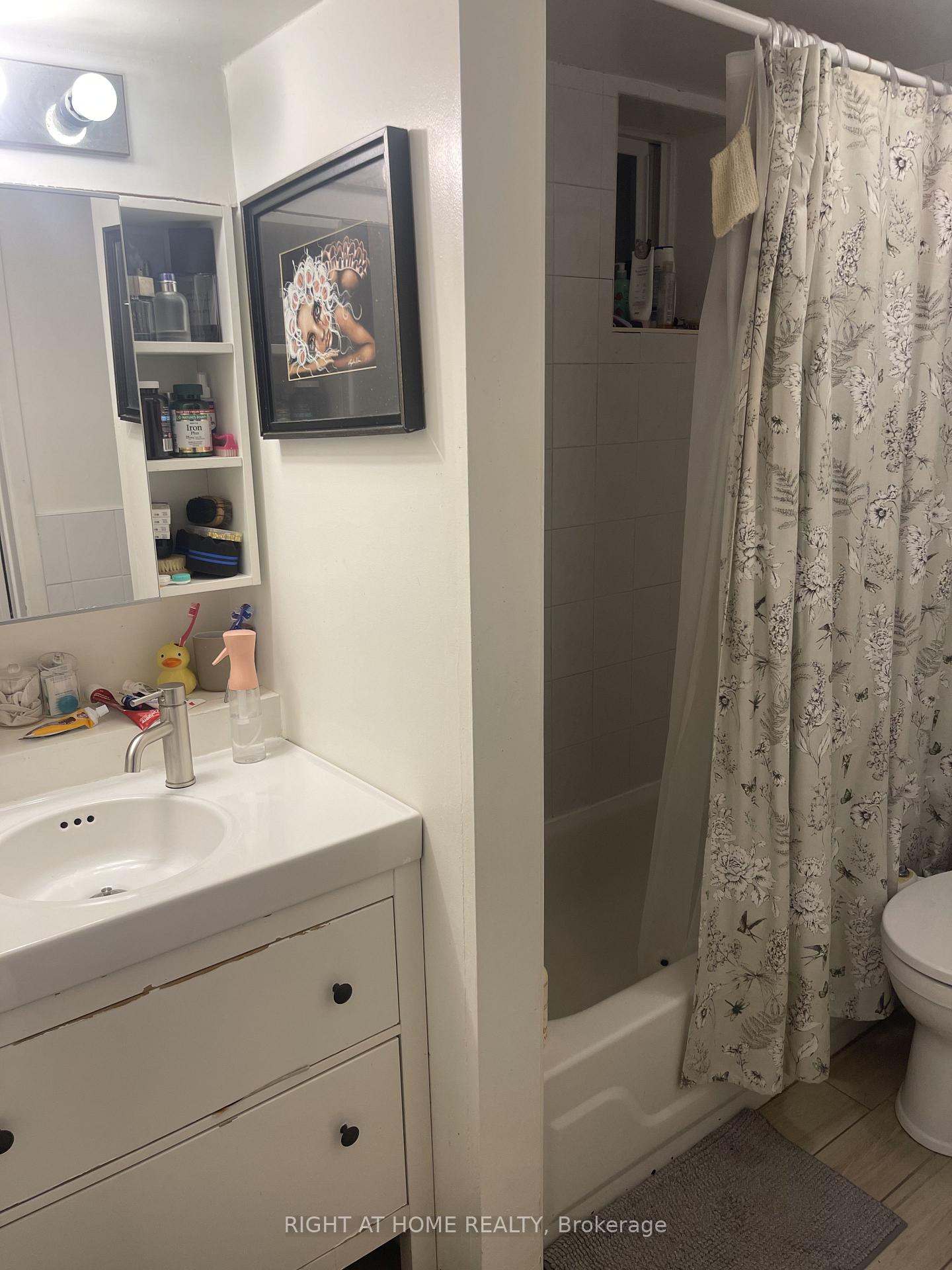 Photo 8 of Unit Lower Level, 109 Lippincott Street, Toronto, University — HOMEH