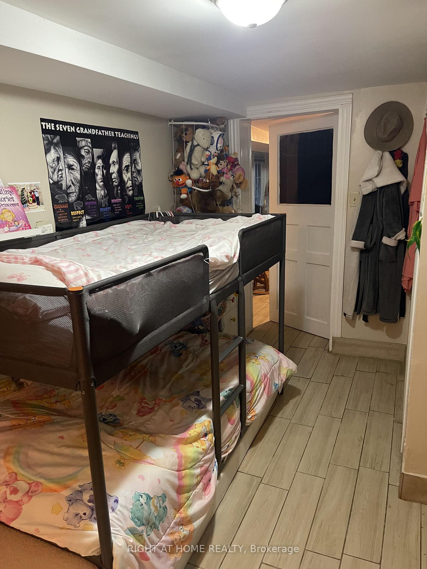 Photo 10 of Unit Lower Level, 109 Lippincott Street, Toronto, University — HOMEH