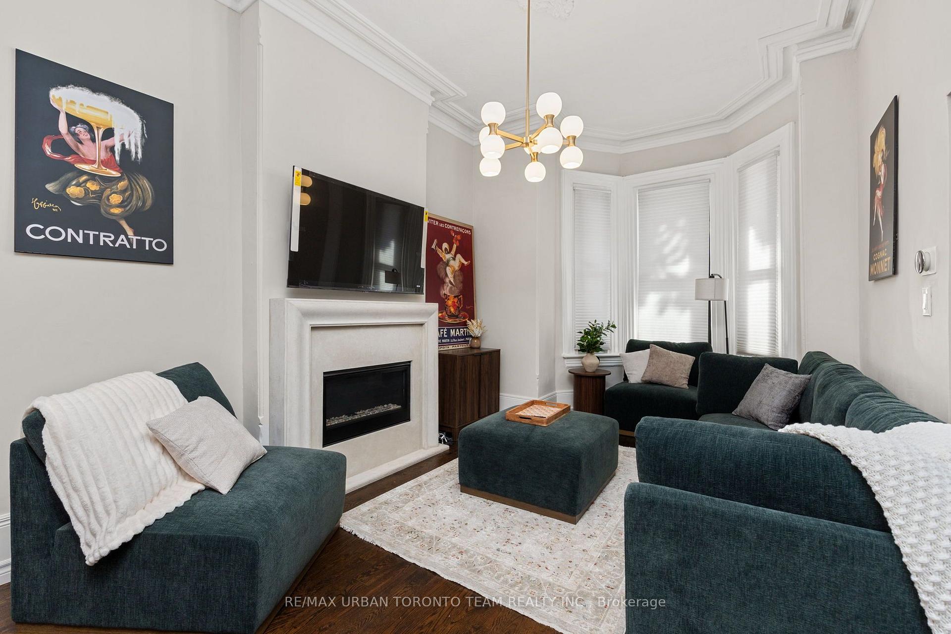 Photo 2 of 18 Draper Street, Toronto, Waterfront Communities — HOMEH