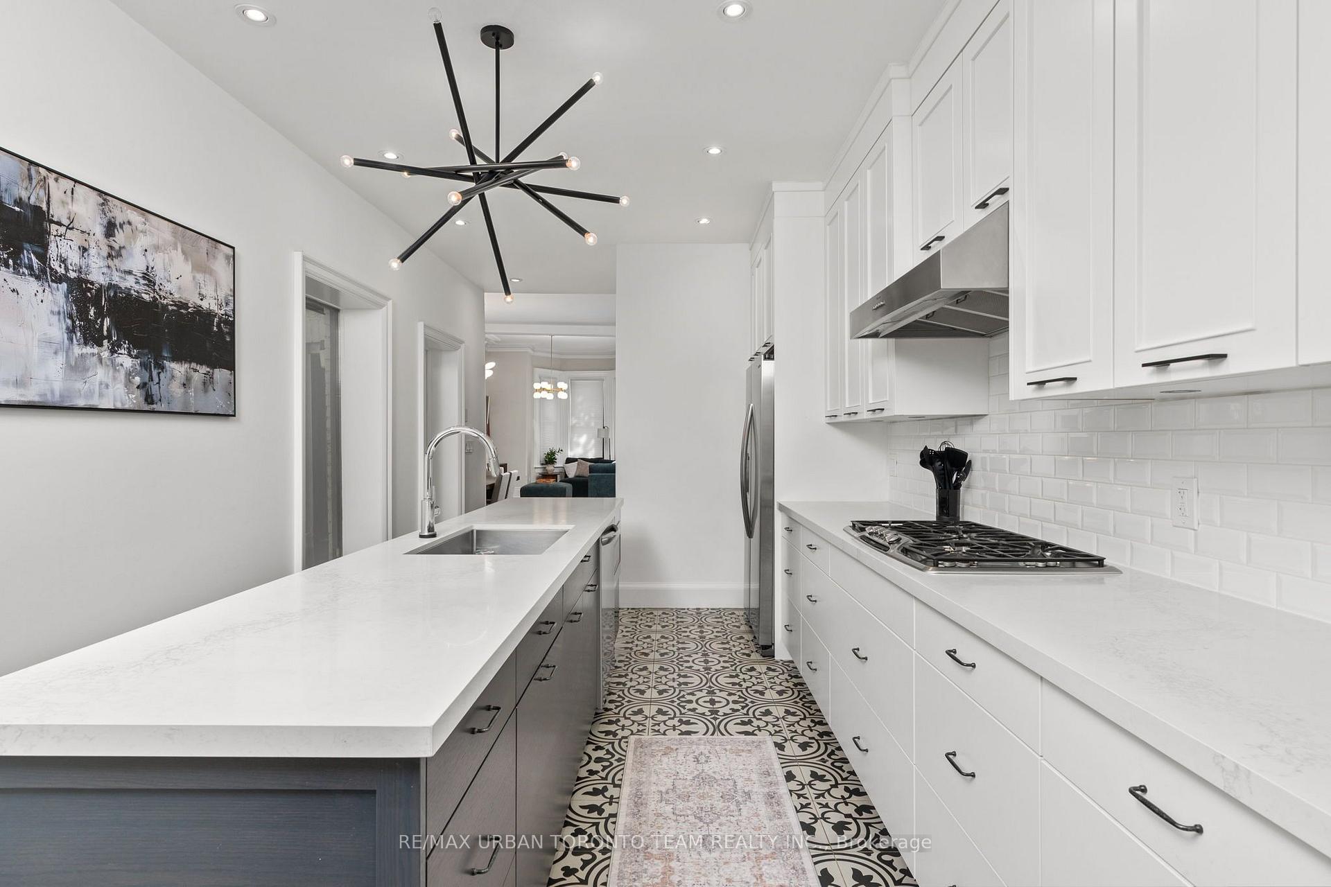 Photo 12 of 18 Draper Street, Toronto, Waterfront Communities — HOMEH