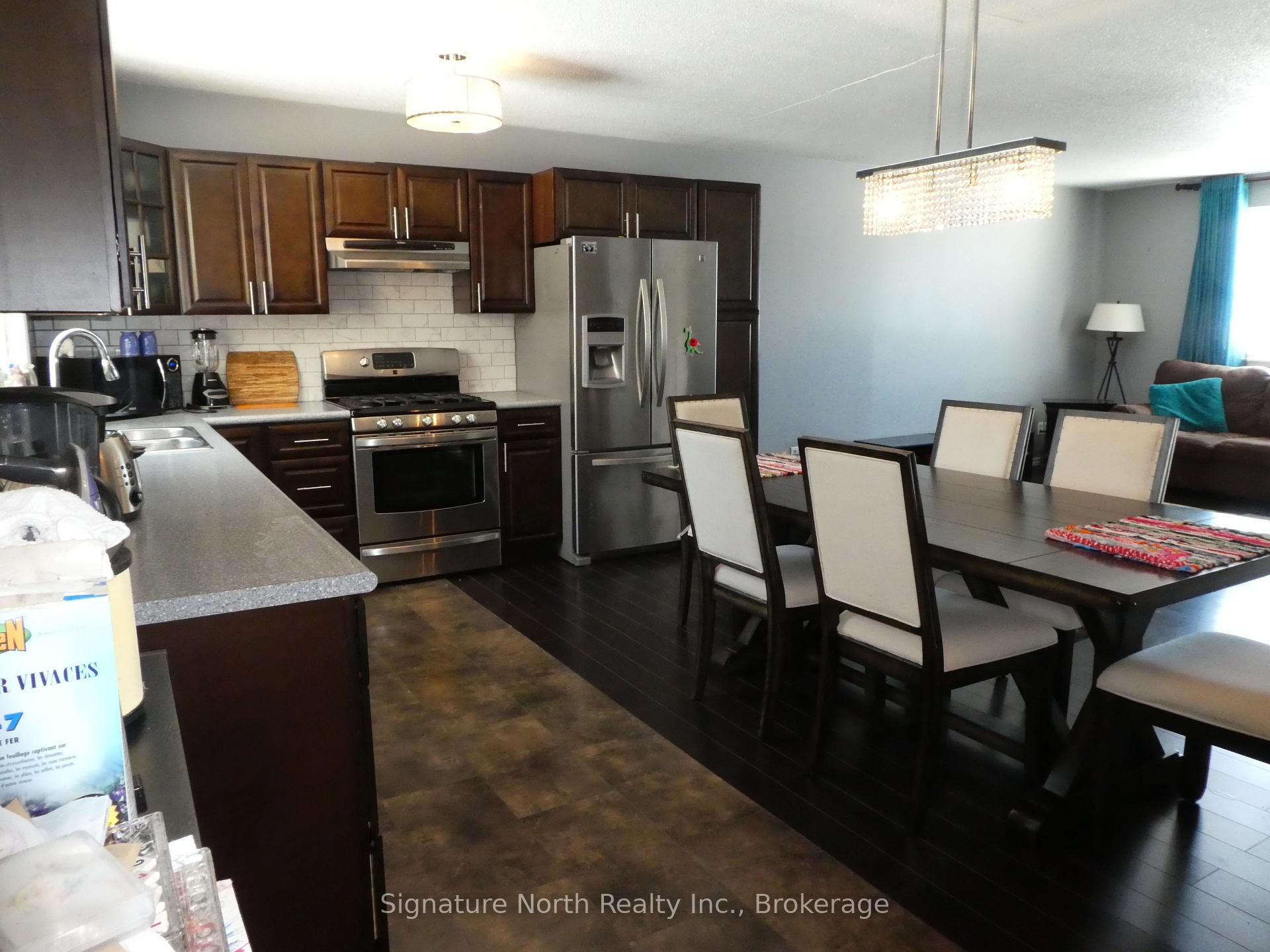 Photo 2 of 423 Birch Crescent, Greenstone, Nakina — HOMEH