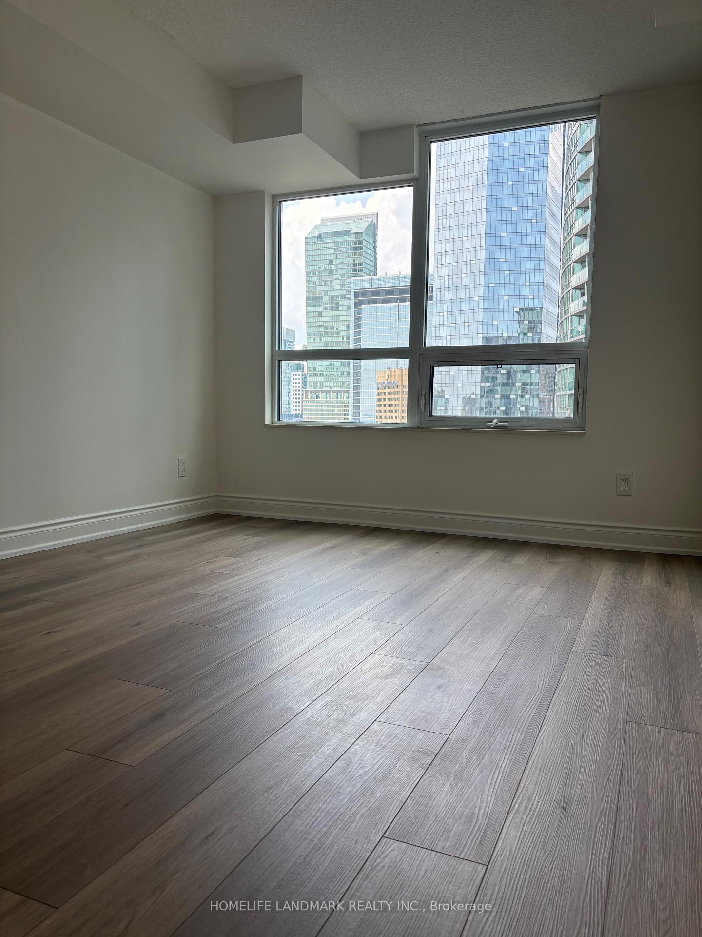 Photo 8 of Unit 2903, 19 Grand Trunk Crescent, Toronto, Waterfront Communities — HOMEH