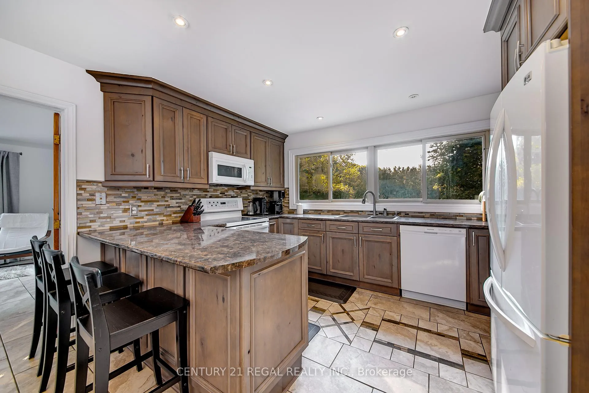 Photo 8 of 6171 7th Line, New Tecumseth, Beeton — HOMEH