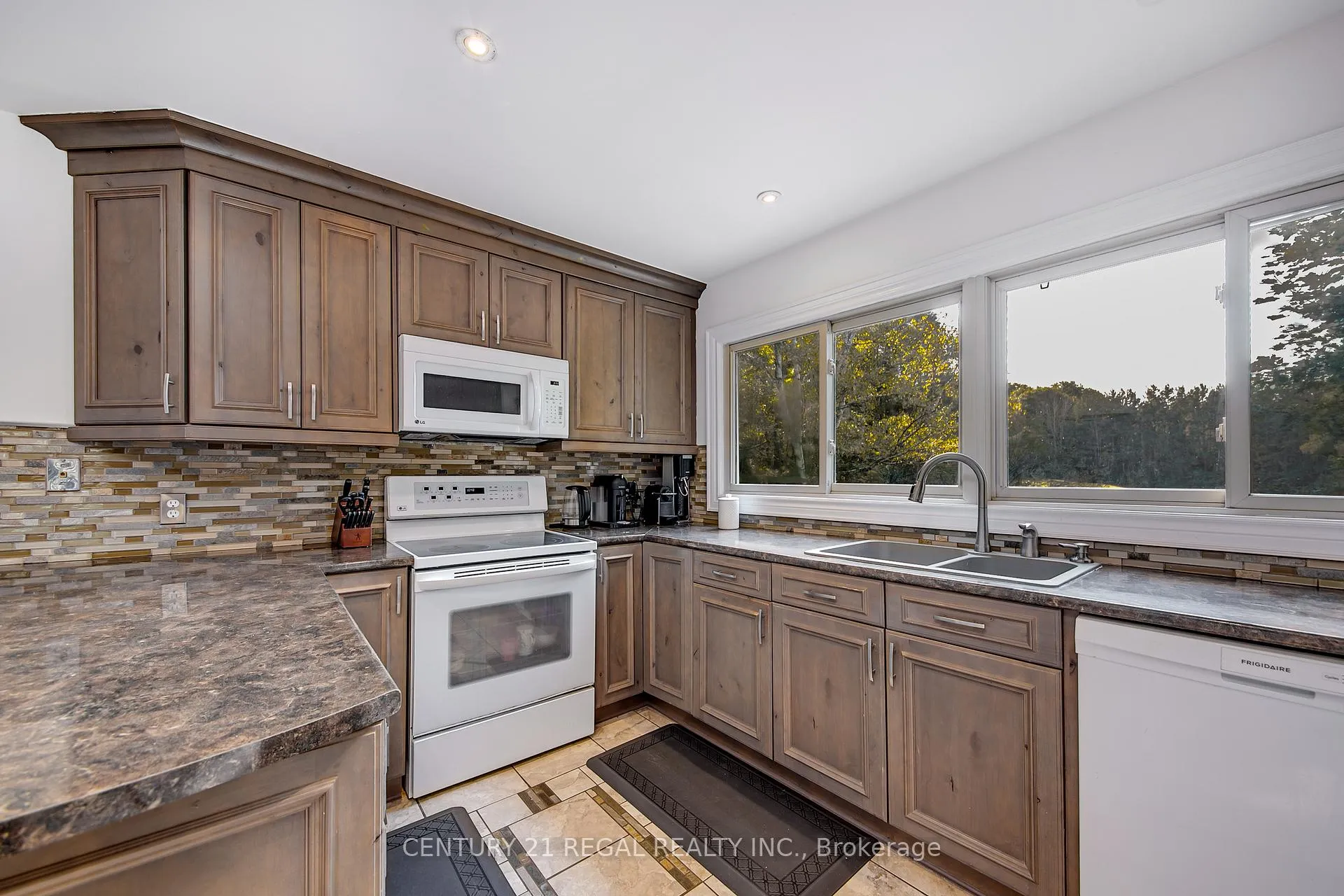 Photo 9 of 6171 7th Line, New Tecumseth, Beeton — HOMEH
