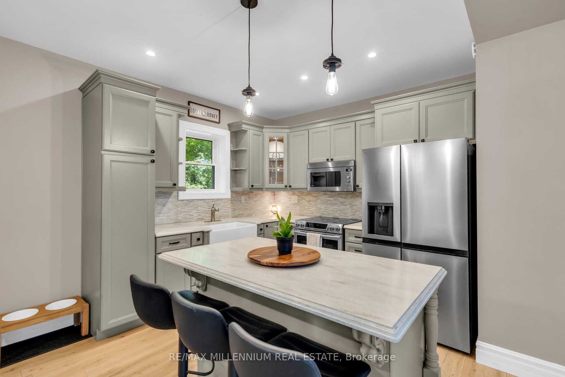 Photo 11 of 1537 Queen Street E, Caledon, Alton — HOMEH
