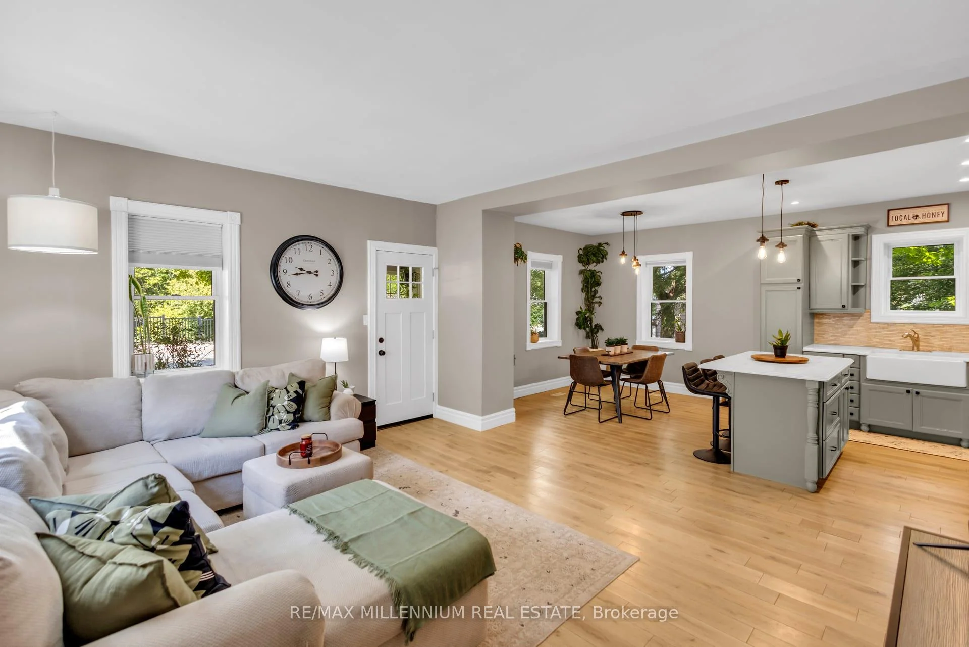 Photo 6 of 1537 Queen Street E, Caledon, Alton — HOMEH
