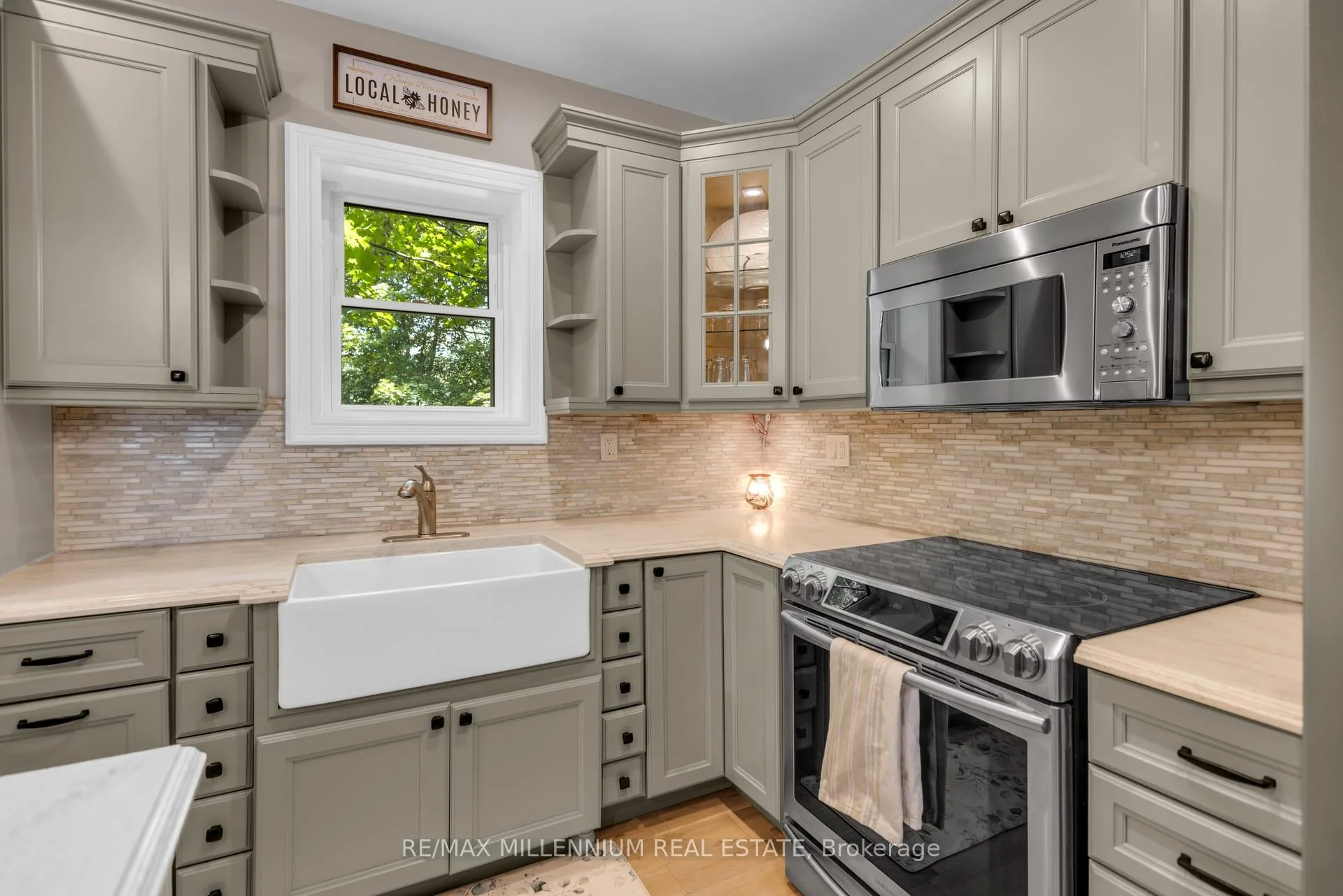 Photo 8 of 1537 Queen Street E, Caledon, Alton — HOMEH