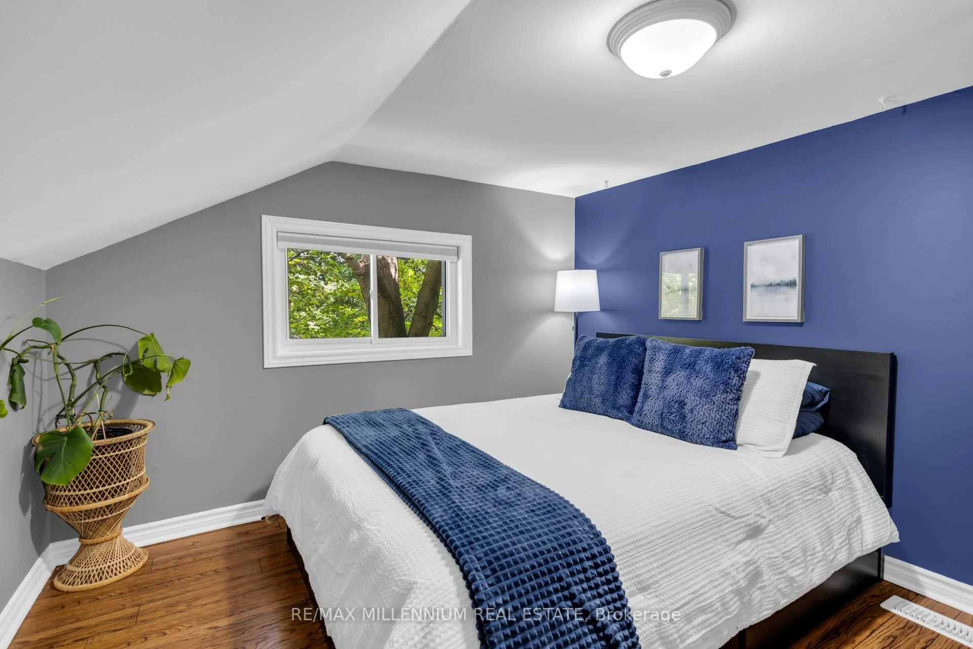 Photo 22 of 1537 Queen Street E, Caledon, Alton — HOMEH