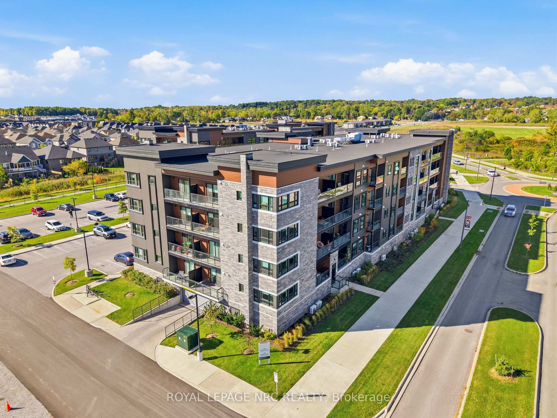 Photo 32 of Unit 9, 120 Summersides Boulevard, Pelham, Fonthill — HOMEH