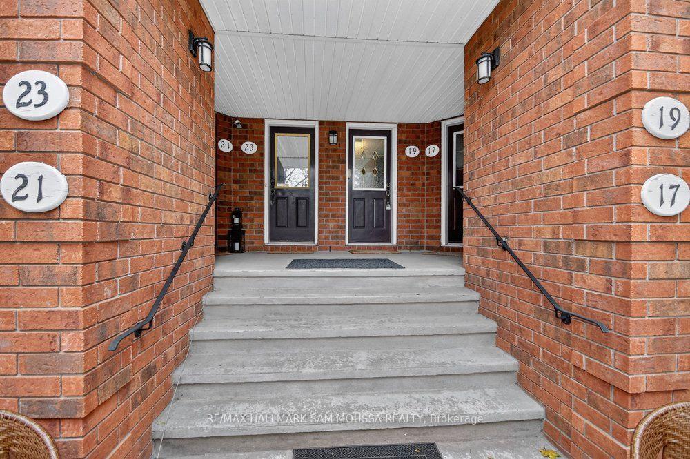 Photo 3 of 19 Colchester Square, Ottawa, Kanata - Beaverbrook — HOMEH