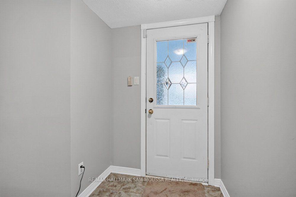 Photo 4 of 19 Colchester Square, Ottawa, Kanata - Beaverbrook — HOMEH