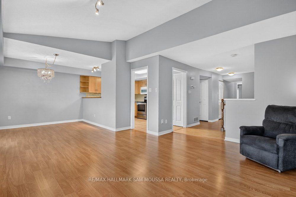Photo 6 of 19 Colchester Square, Ottawa, Kanata - Beaverbrook — HOMEH