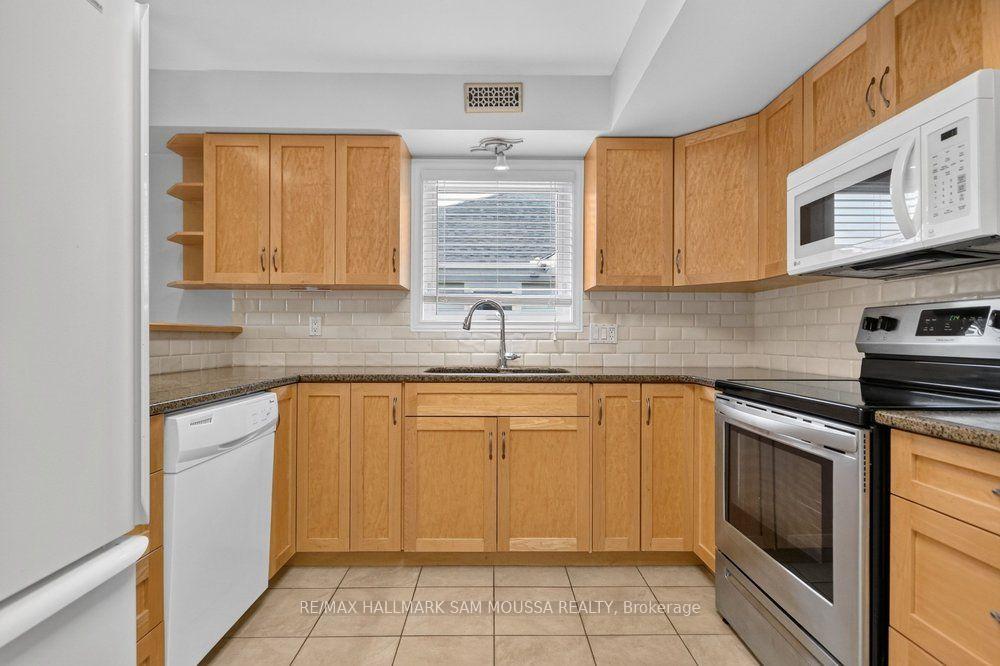 Photo 15 of 19 Colchester Square, Ottawa, Kanata - Beaverbrook — HOMEH