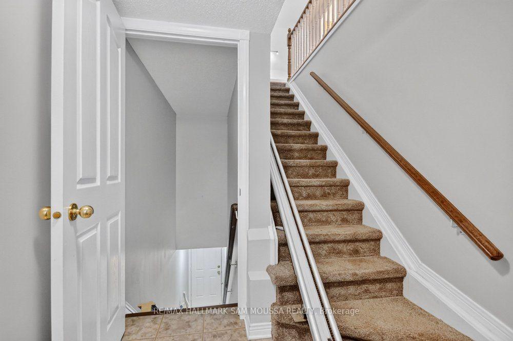 Photo 37 of 19 Colchester Square, Ottawa, Kanata - Beaverbrook — HOMEH