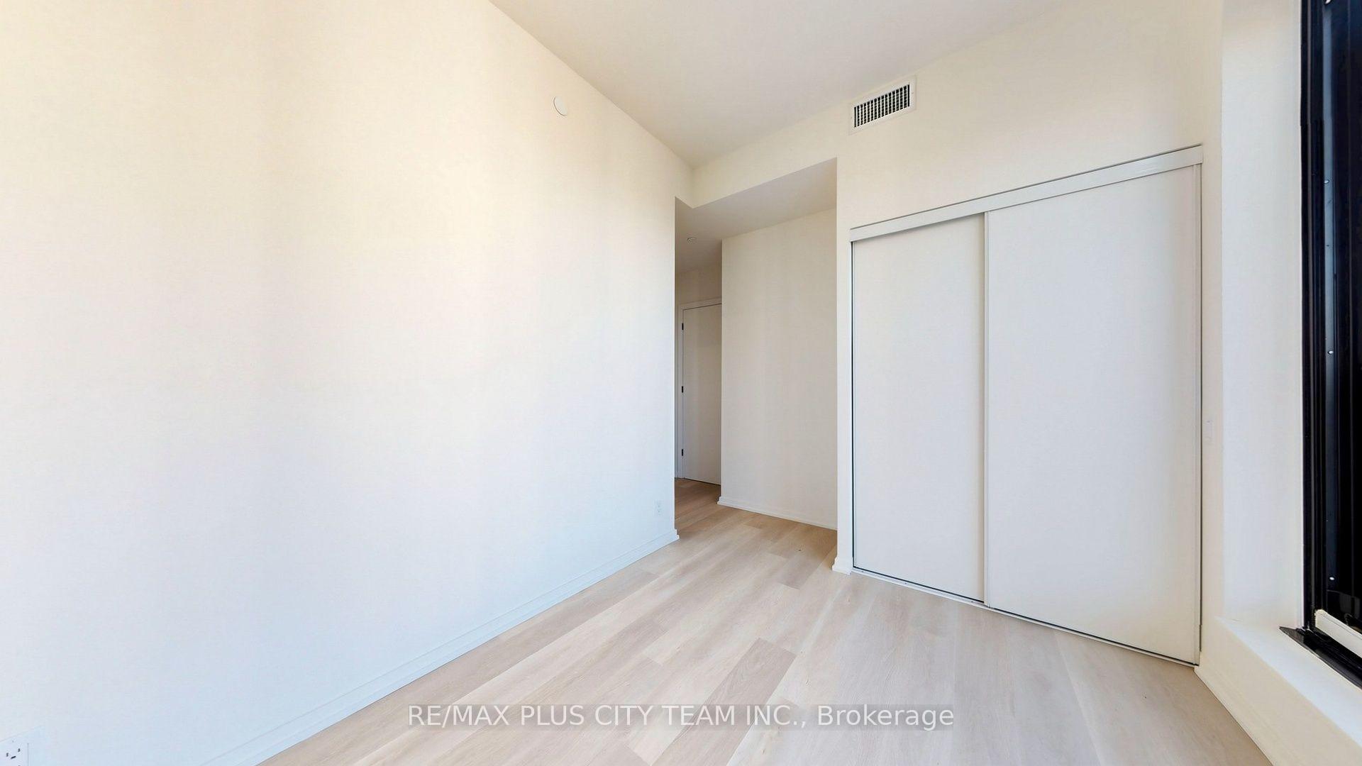 Photo 17 of Unit 1801, 109 Erskine Avenue, Toronto, Mount Pleasant West — HOMEH