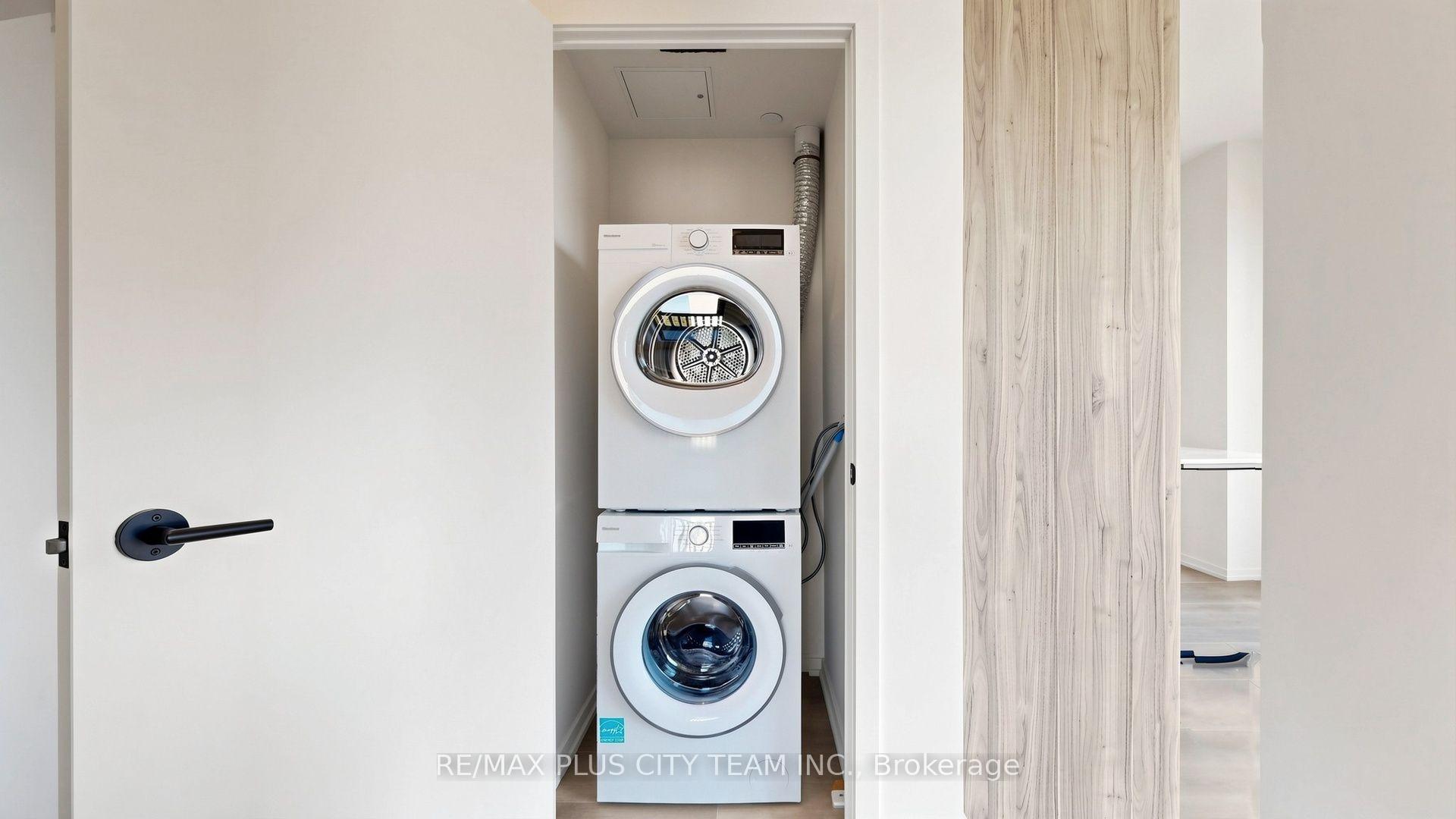 Photo 23 of Unit 1801, 109 Erskine Avenue, Toronto, Mount Pleasant West — HOMEH