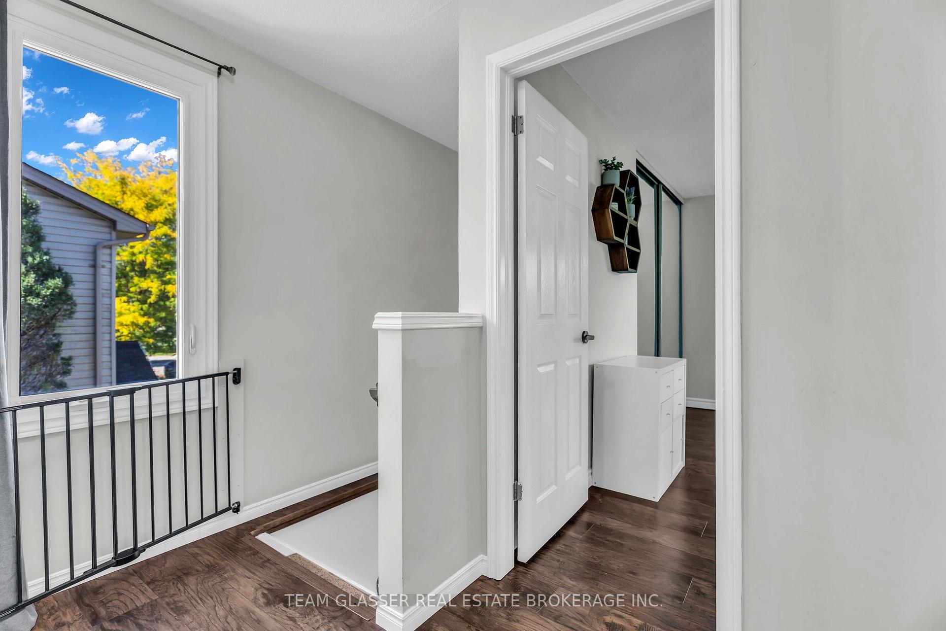 Photo 40 of 26 Daybreak Drive, London, East I — HOMEH