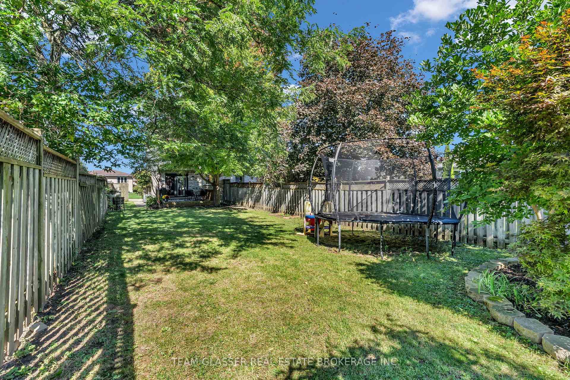 Photo 48 of 26 Daybreak Drive, London, East I — HOMEH