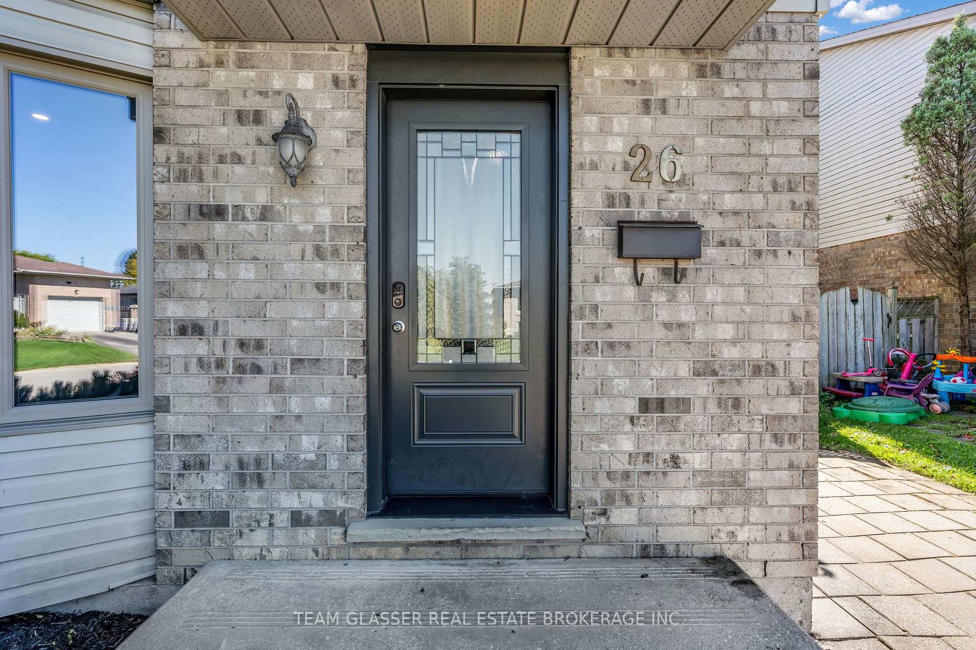 Photo 10 of 26 Daybreak Drive, London, East I — HOMEH