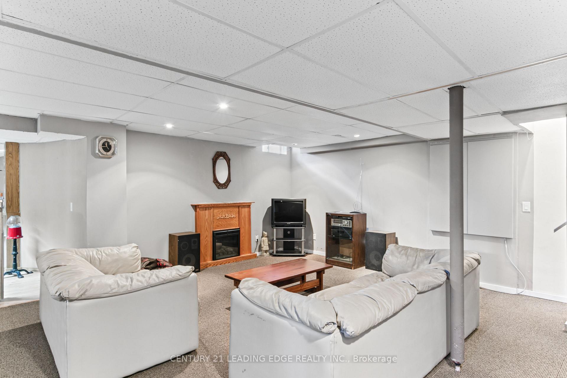 Photo 39 of 35 Hartwell Way, Aurora, Rural Aurora — HOMEH
