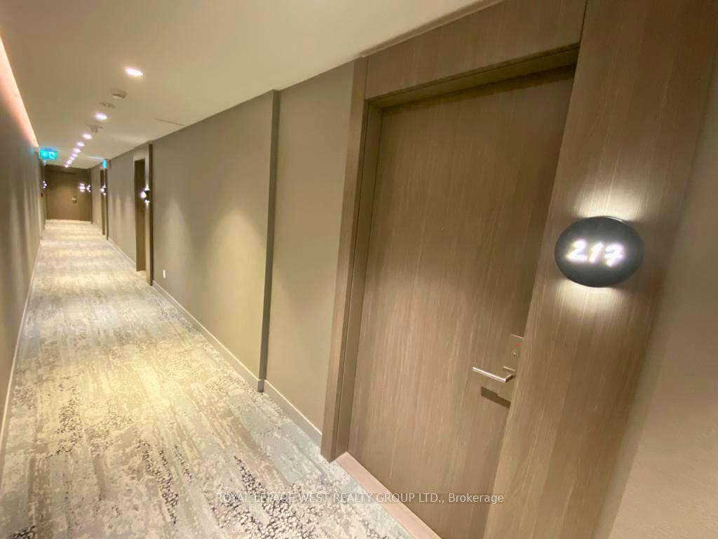Photo 4 of Unit 217, 161 Roehampton Avenue, Toronto, Mount Pleasant West — HOMEH
