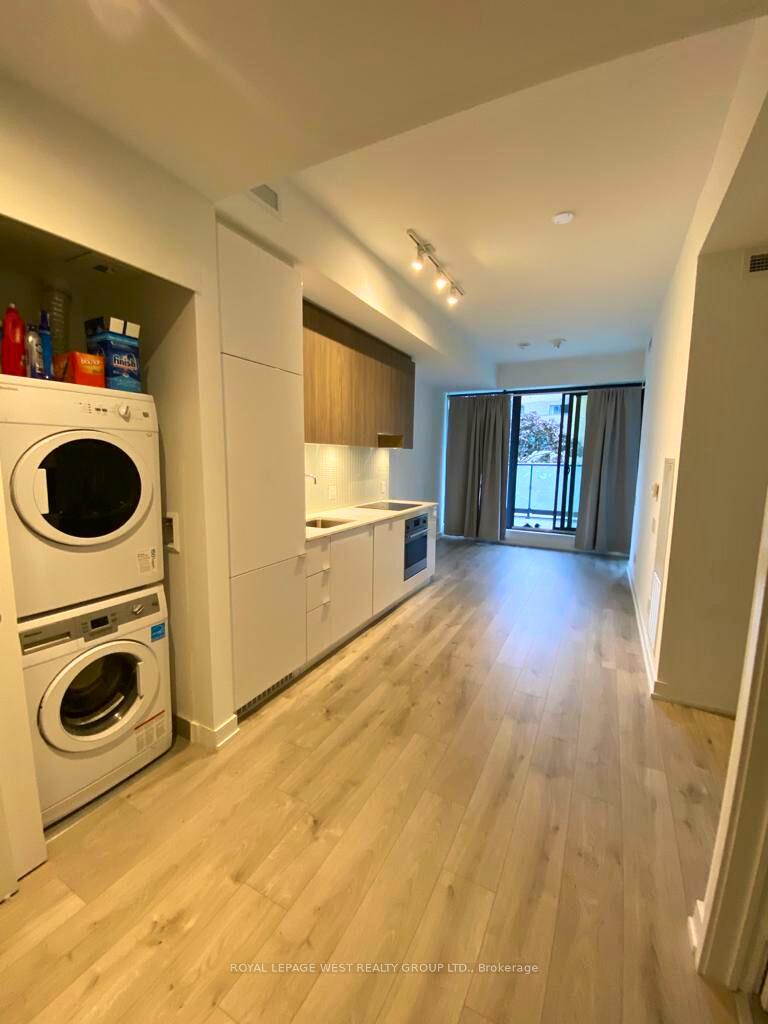 Photo 6 of Unit 217, 161 Roehampton Avenue, Toronto, Mount Pleasant West — HOMEH