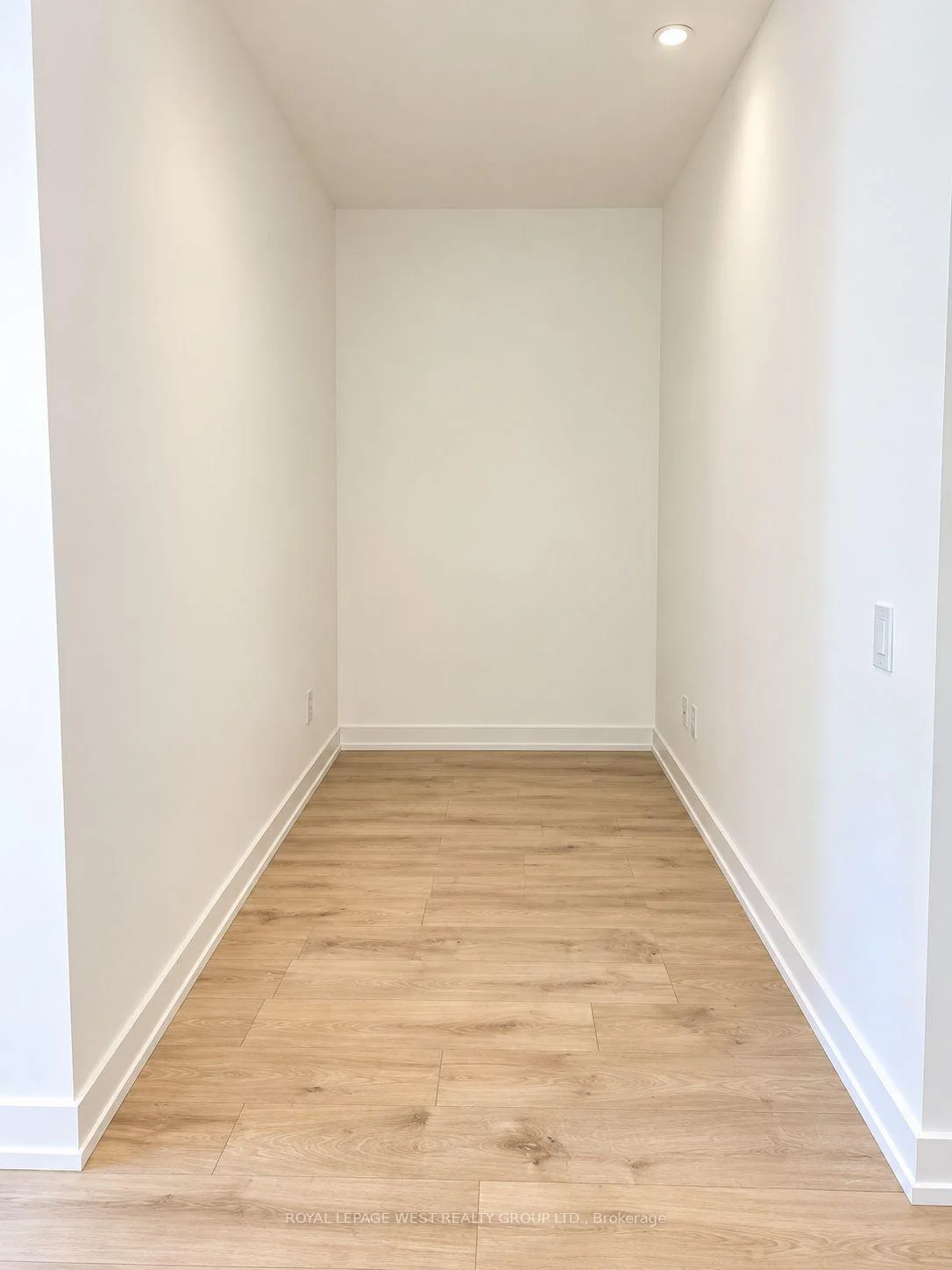 Photo 14 of Unit 217, 161 Roehampton Avenue, Toronto, Mount Pleasant West — HOMEH