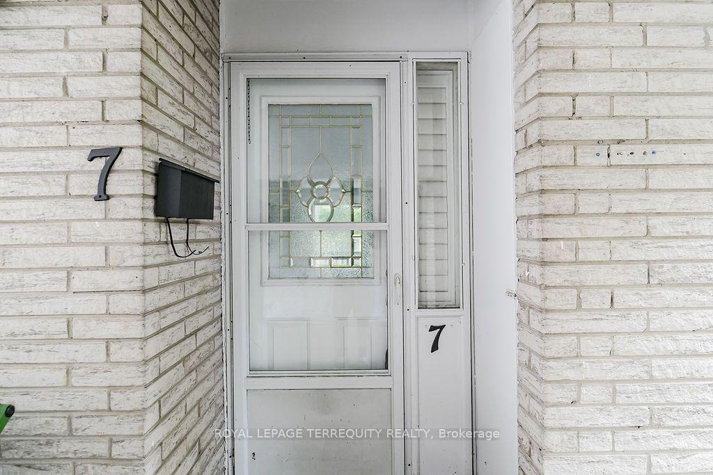 Photo 8 of Unit 7, 91 Rameau Drive, North York, Hillcrest Village — HOMEH