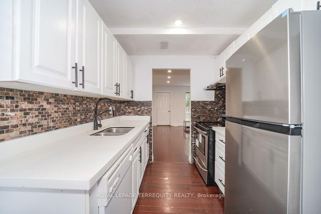 Photo 10 of Unit 7, 91 Rameau Drive, North York, Hillcrest Village — HOMEH