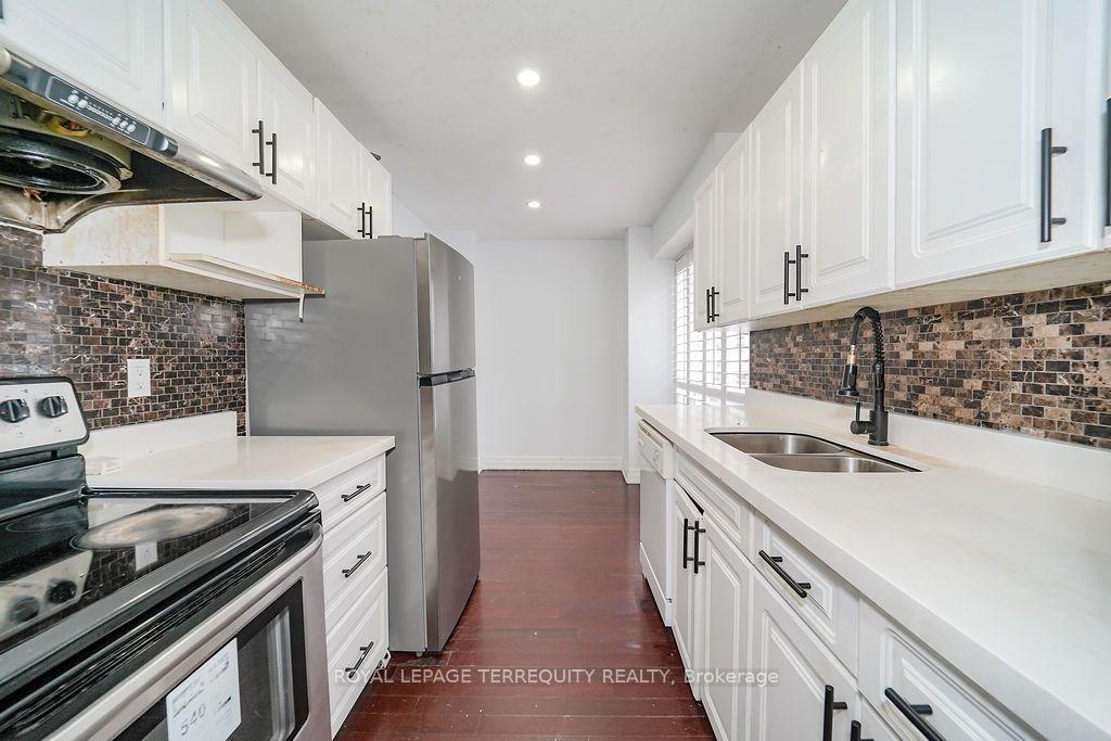 Photo 11 of Unit 7, 91 Rameau Drive, North York, Hillcrest Village — HOMEH
