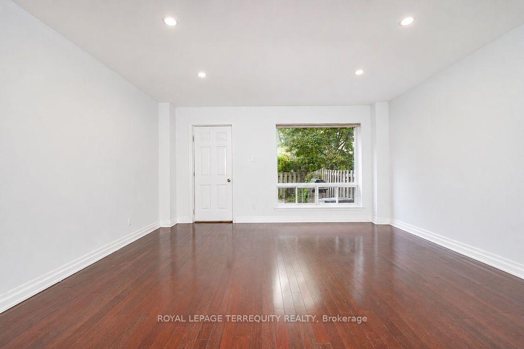 Photo 13 of Unit 7, 91 Rameau Drive, North York, Hillcrest Village — HOMEH