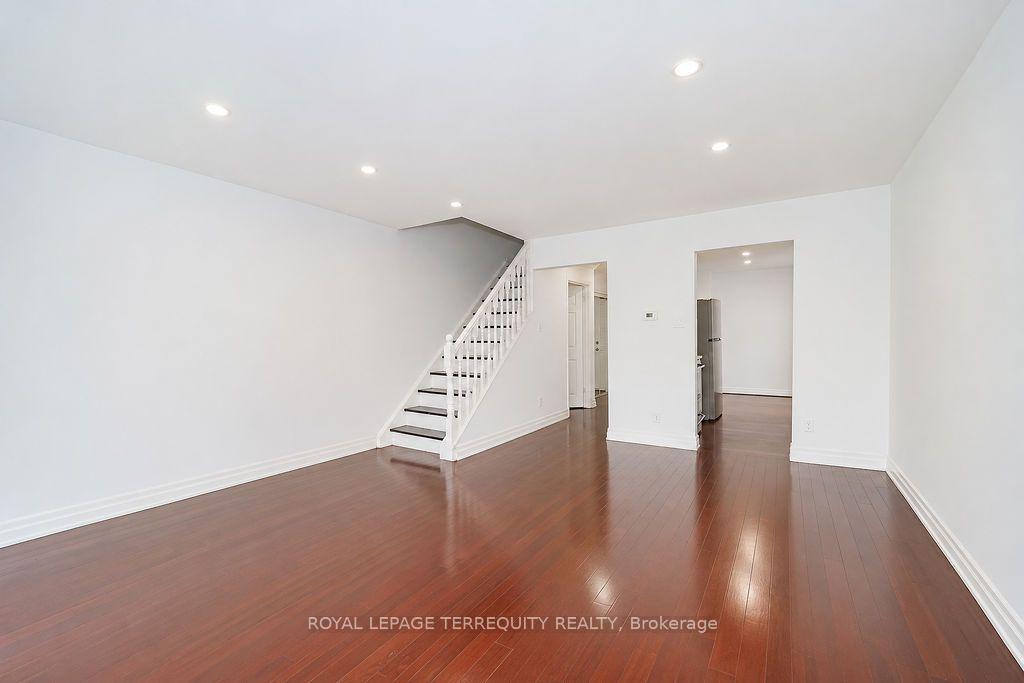 Photo 14 of Unit 7, 91 Rameau Drive, North York, Hillcrest Village — HOMEH