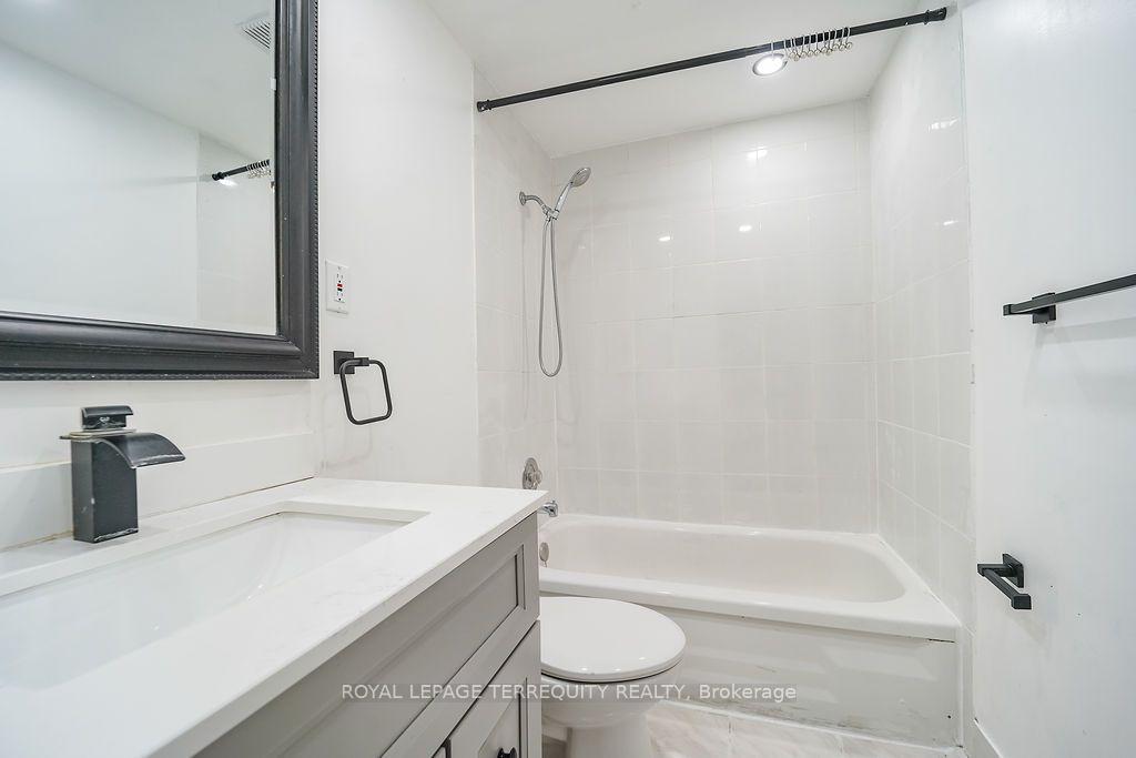 Photo 18 of Unit 7, 91 Rameau Drive, North York, Hillcrest Village — HOMEH
