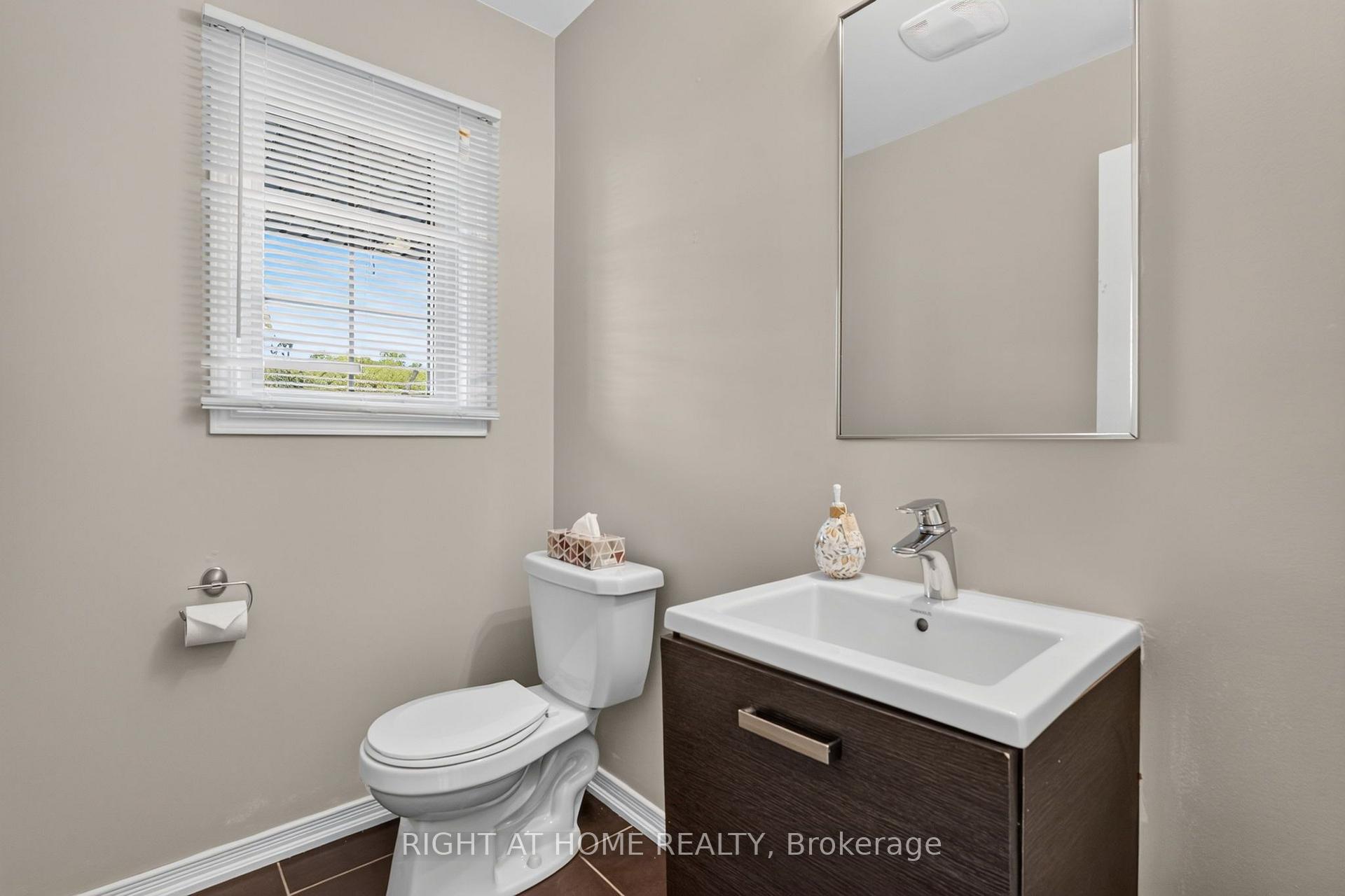Photo 8 of 8460 Sweet Chestnut Drive, Niagara Falls, Brown — HOMEH