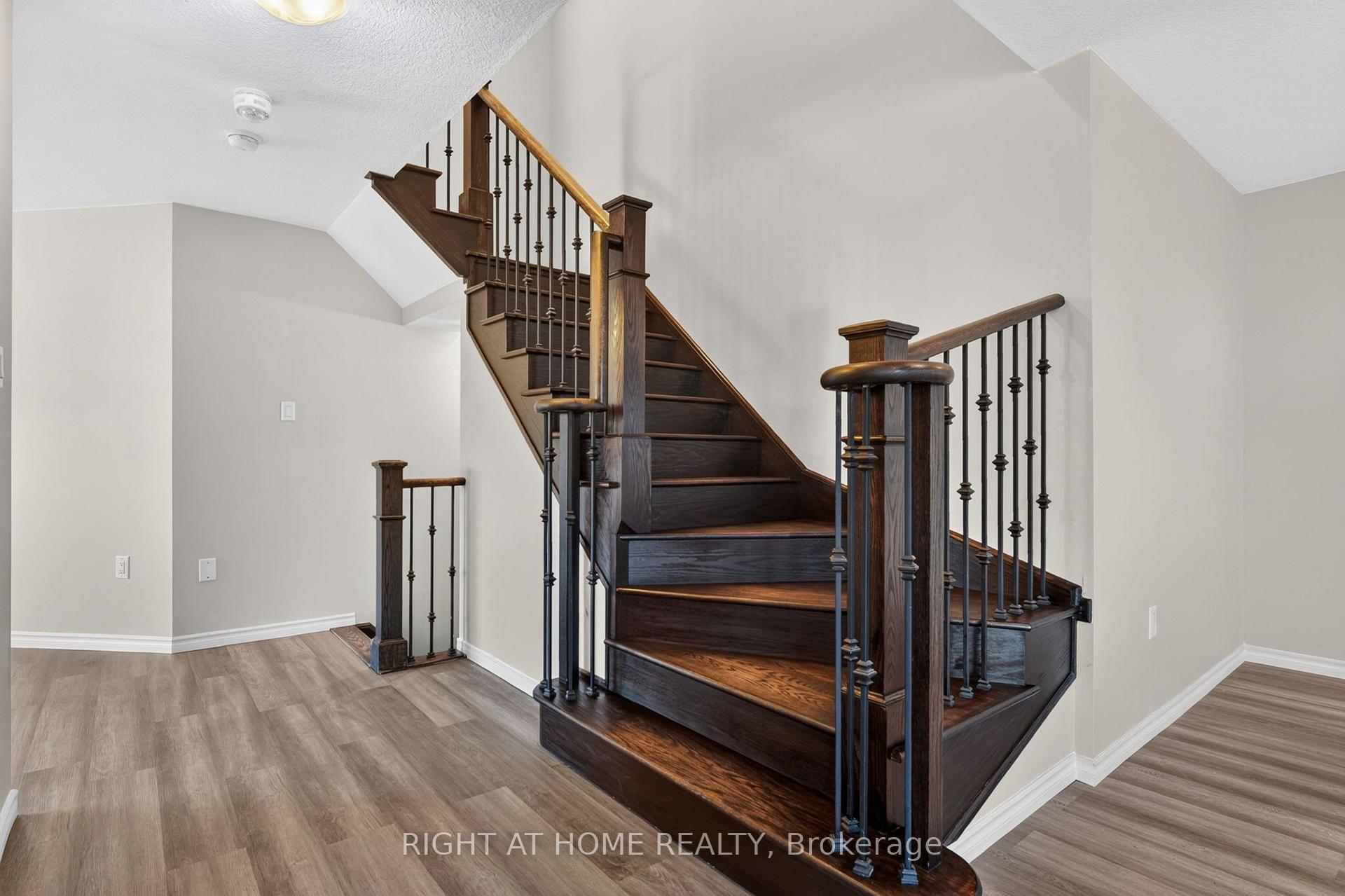 Photo 22 of 8460 Sweet Chestnut Drive, Niagara Falls, Brown — HOMEH